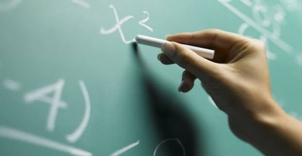 ¿Es el conocimiento matemático del profesorado específico de su profesión? Discusión de la práctica de una maestra